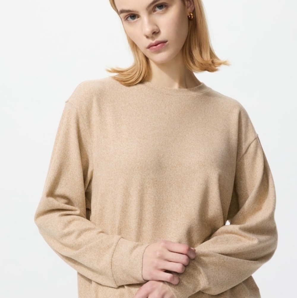 Uniqlo Soft Knitted Fleece Crew Neck Long Sleeve  T Shirt Beige Small